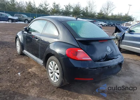 2016 Volkswagen Beetle 1.8T Wolfsburg Edition z USA, uszkodzony, nr VIN 3VWF17AT9GM609262